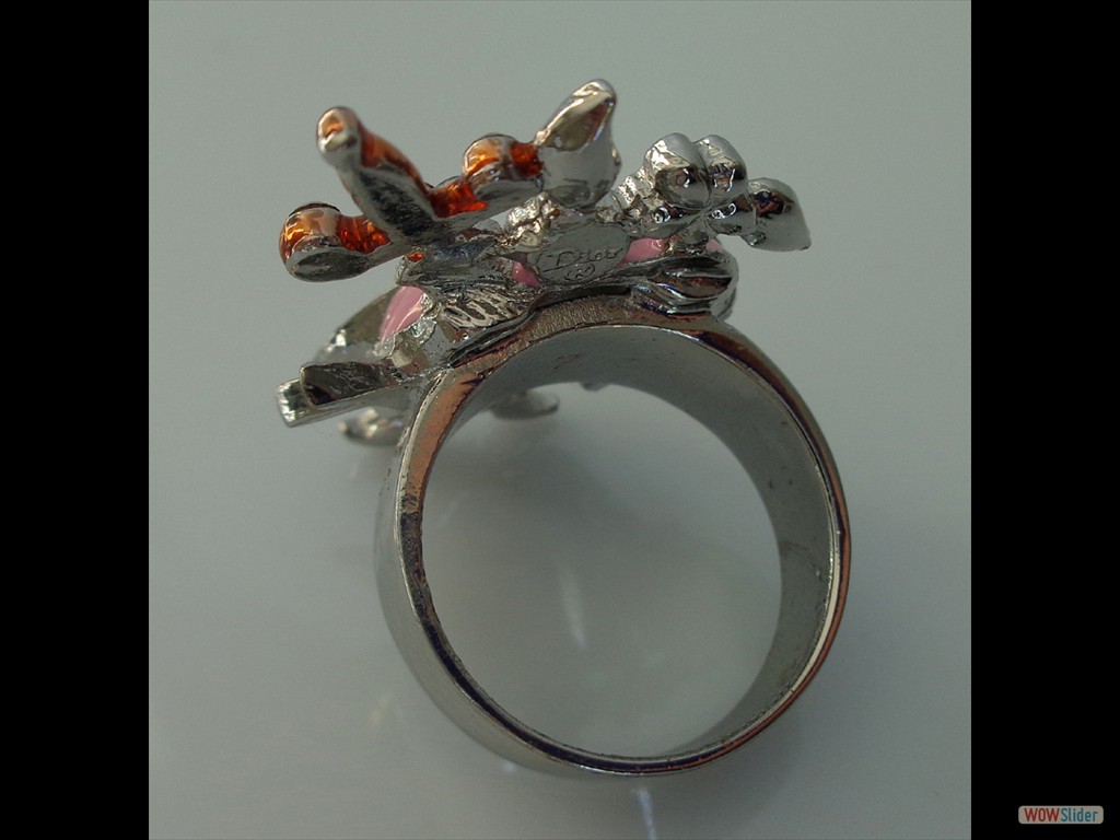 bague-christian-dior-au-coeur-en-émaux (6)