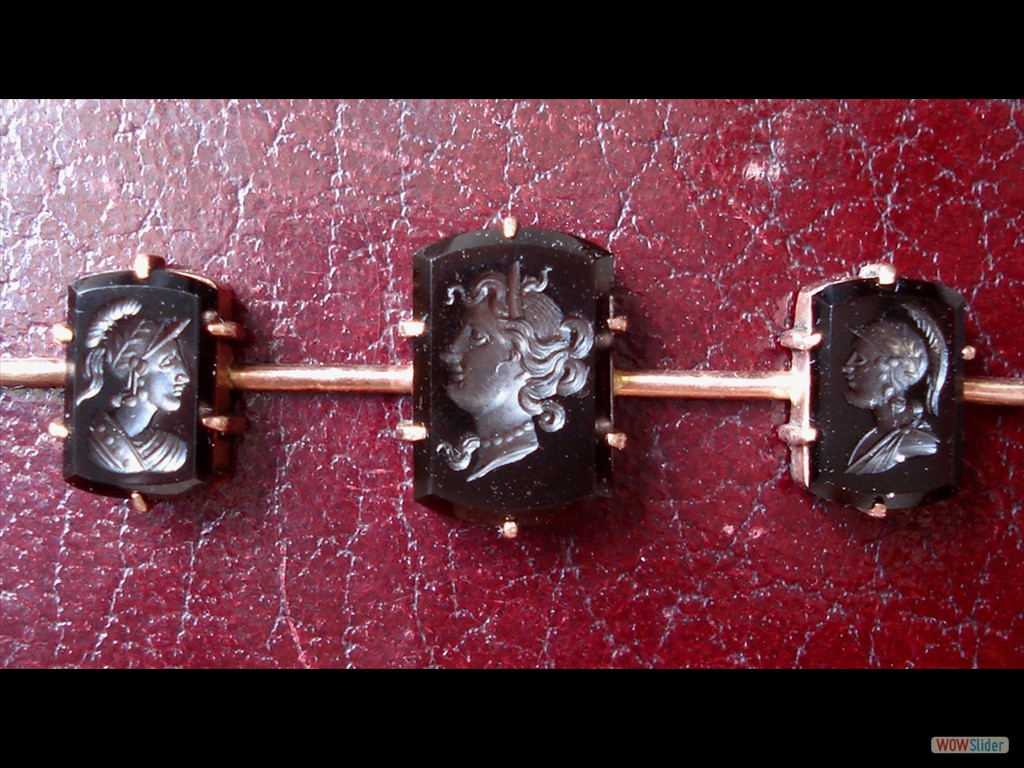 intailles-sur-obsidienne-profils-antiques-monture-or-19ème-x3 (6)