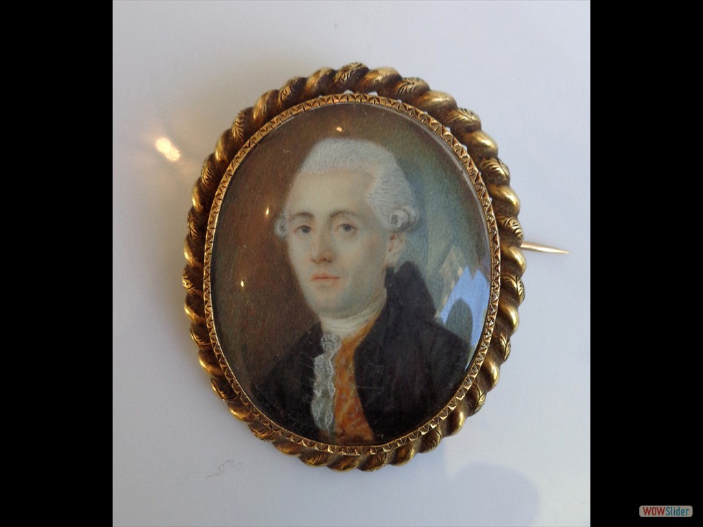 miniature-sur-ivoire-18ème-gentilhomme-monture-or-Restauration (1)