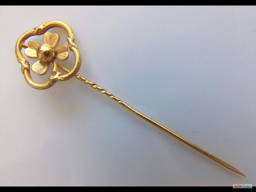 épingle-de-cravate-en-or-18K-au-trèle-4-feuilles (2)