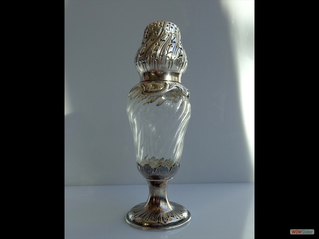 saupoudreuse-en-argent-cristal-orfèvre-compère--fin-19ème (1)