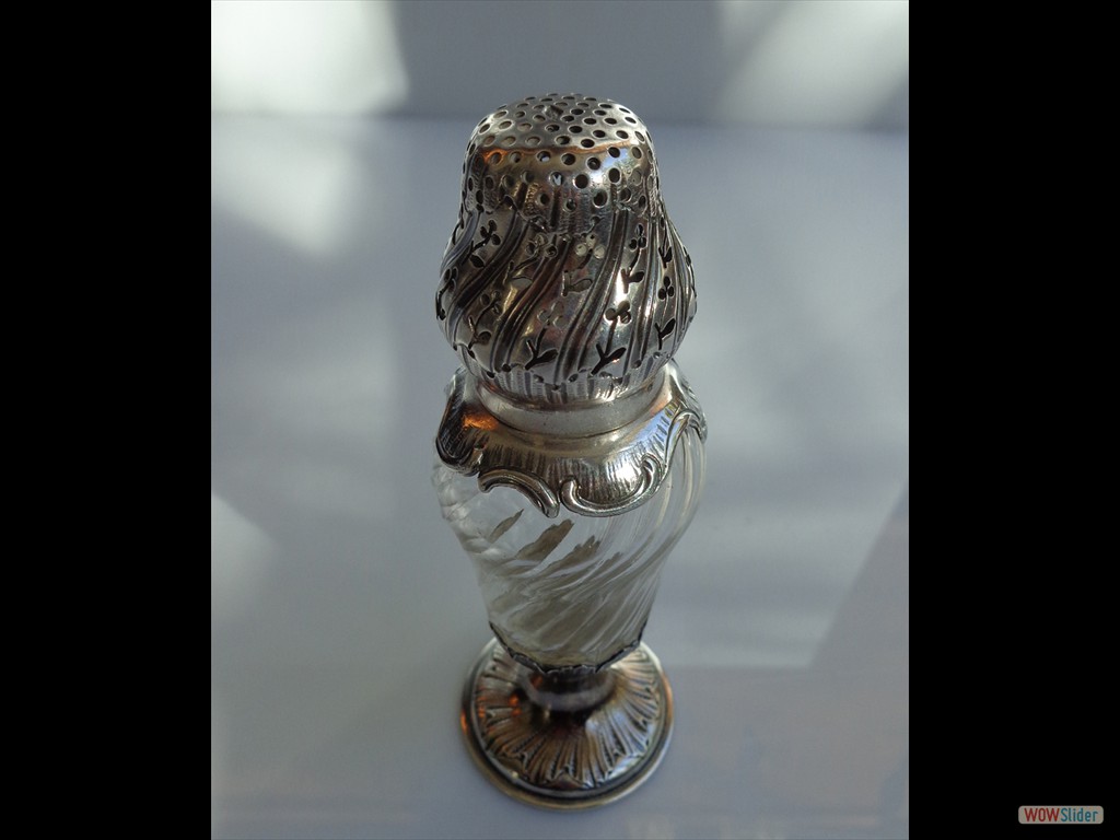 saupoudreuse-en-argent-cristal-orfèvre-compère-fin-19ème (4)