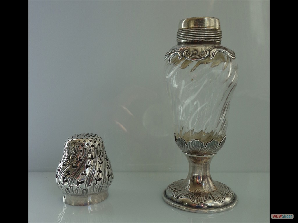 saupoudreuse-en-argent-cristal-orfèvre-compère-fin-19ème (5)