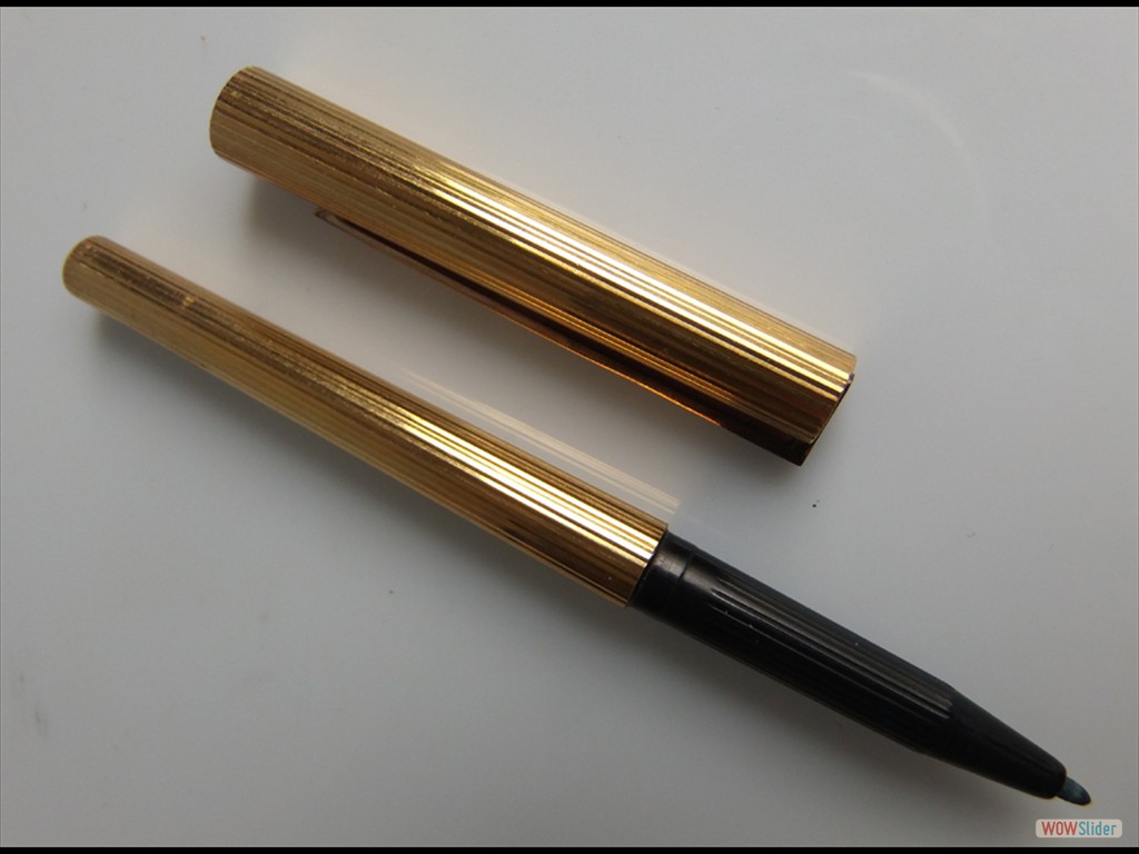 stylo-feutre-st-dupont-en-métal-doré (2)